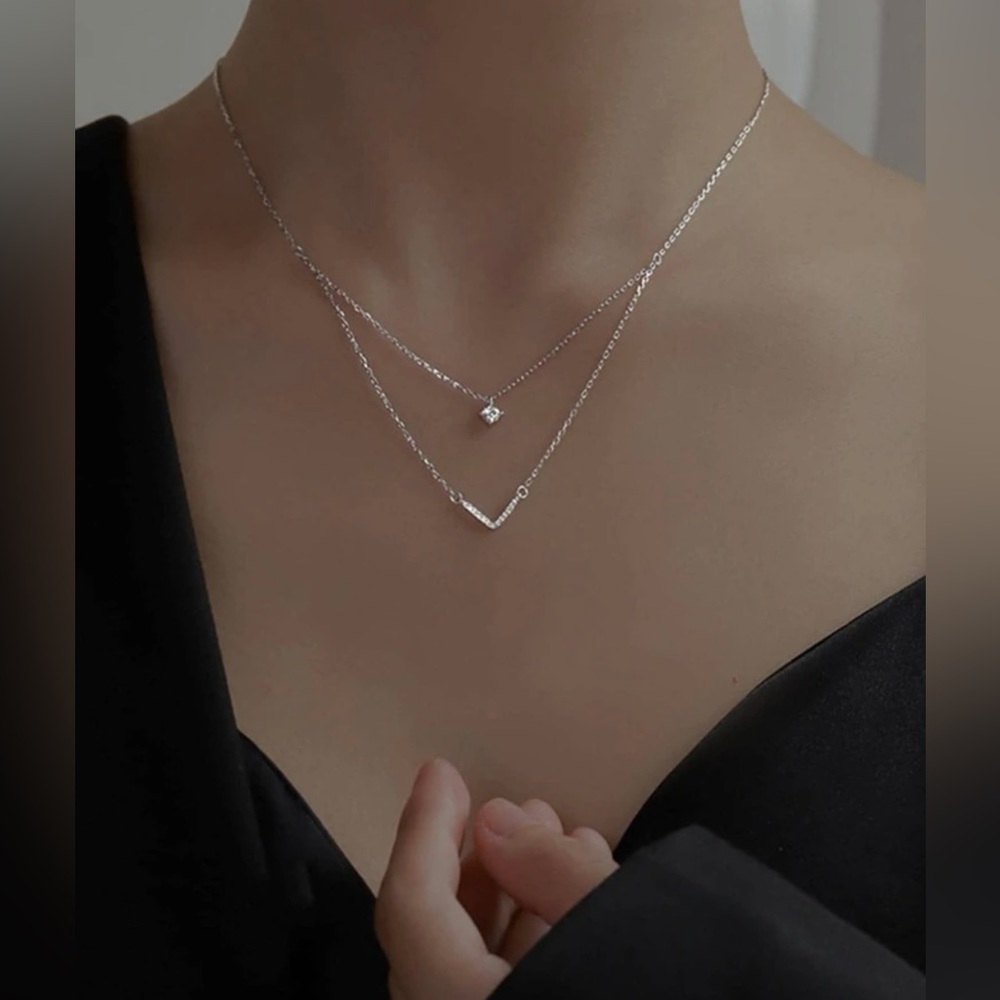 1pc Fashion Stainless Steel Cubic Zirconia V-shaped Pendant Layered Necklace